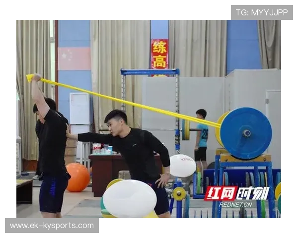 举重学院推动基层俱乐部训练能力提升与资源扶持，举重队训练